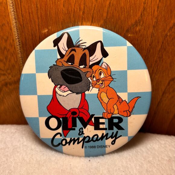 Vintage 1988 Walt Disney's Oliver & Company Georgette Dodger Button Pinback Pin - Picture 1 of 2